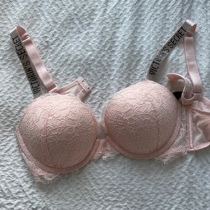 Victoria’s Secret bra 38b